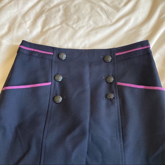 Brooks Brothers navy mini skirt with front pockets & purple trim - Picture 4 of 13